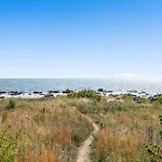 1 Bedroom Awesome In *
