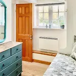1 Bedroom Awesome In