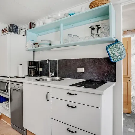 1 Bedroom Awesome In Prázdninový dům *